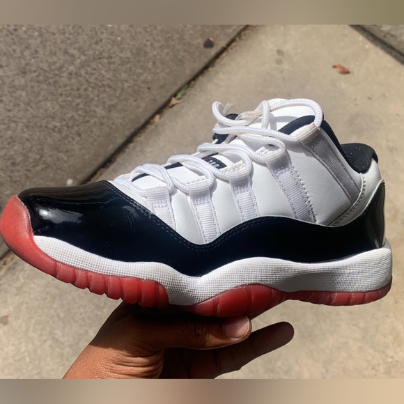 2020 Air Jordan 11 Retro Low 'Concord-Bred - Picture 5 of 6